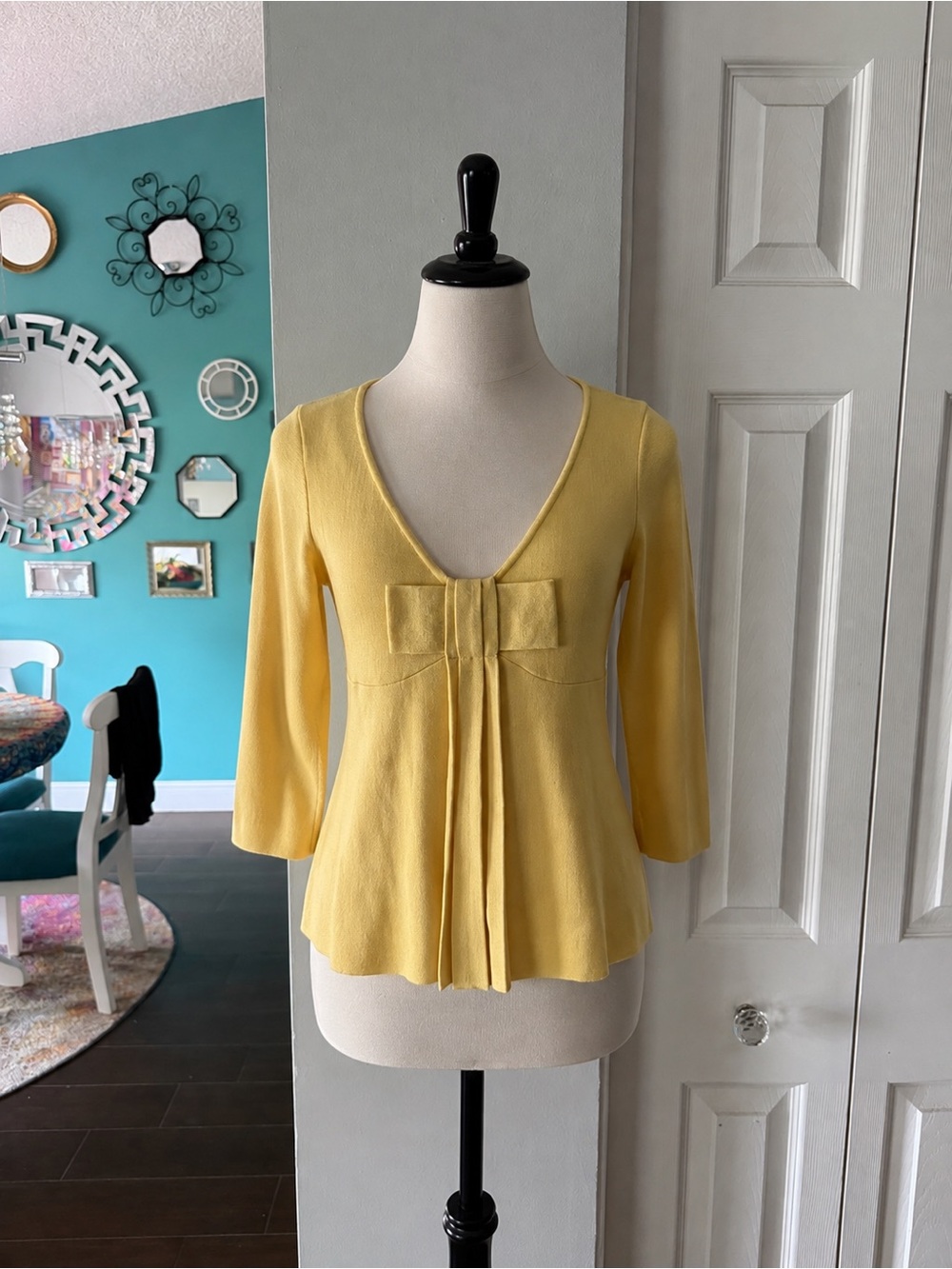 RED Valentino Designer Virgin Wool Yellow Bow Inset V Neck Sweater Medium